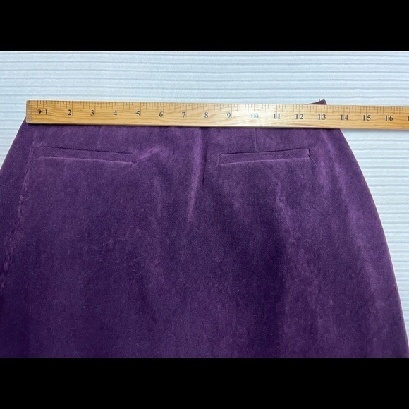 Maurices skirt Womens  6 Burgundy mini skirt  faux velvet suede - Picture 3 of 7
